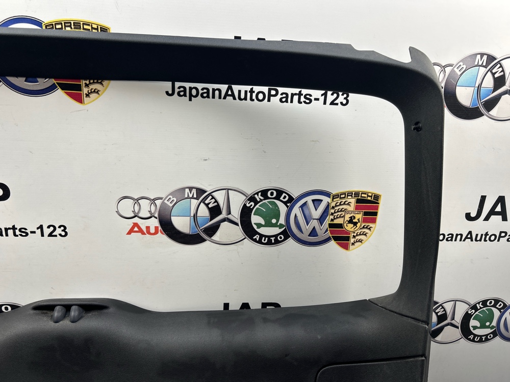 Обшивка крышки багажника Audi Q5