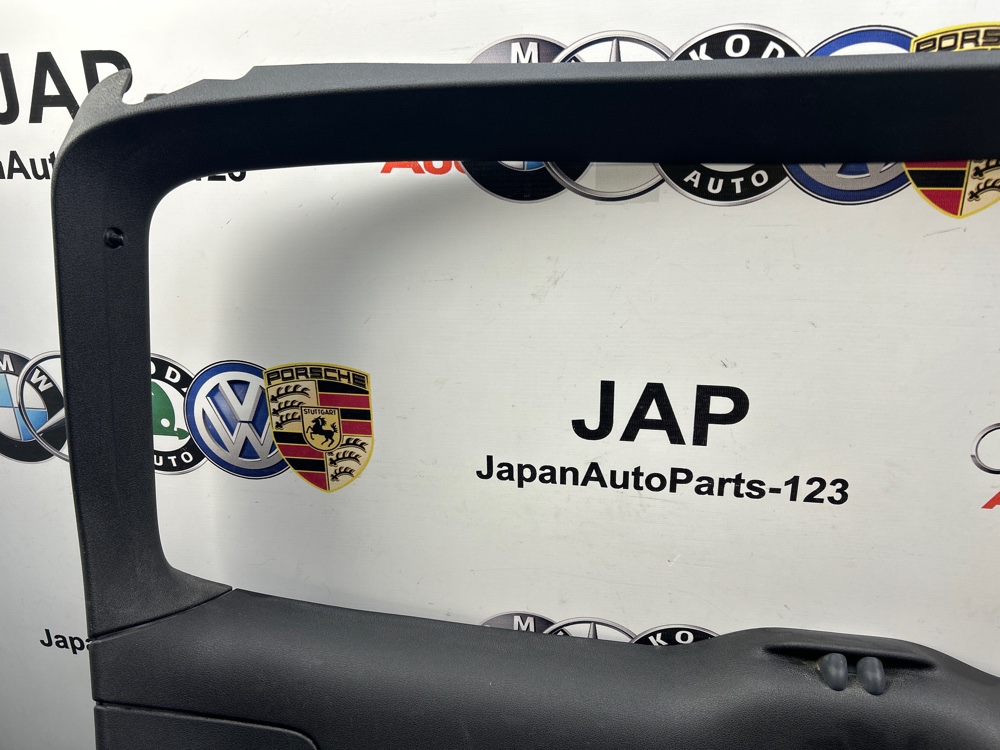 Обшивка крышки багажника Q5 2011