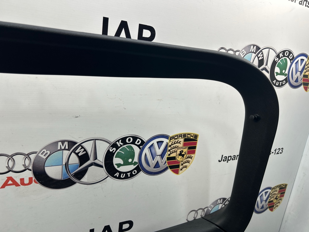 Обшивка двери багажника A1 2011 Обшивка двери багажника A1 2011