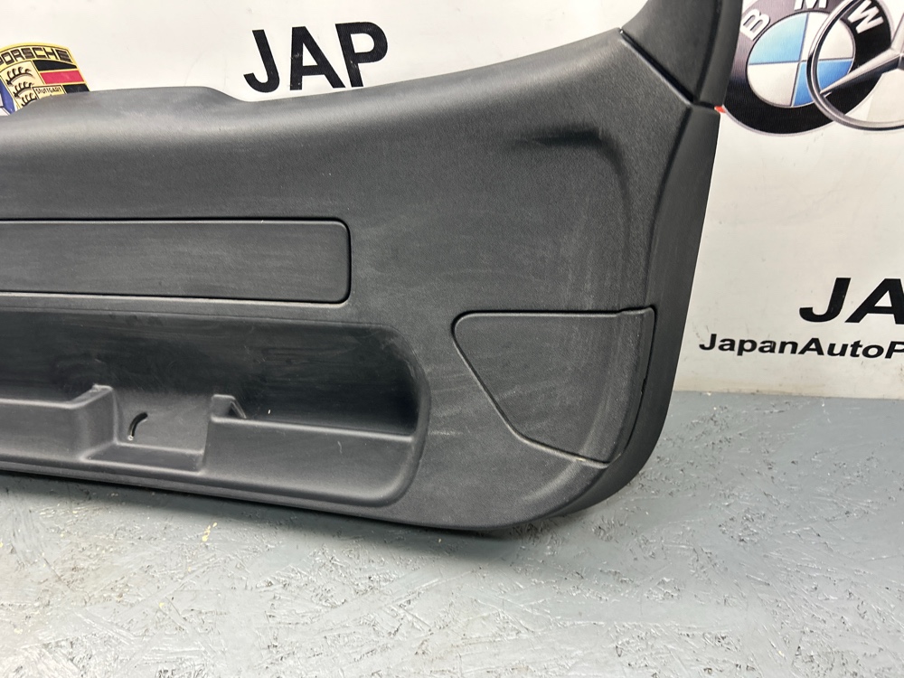 Обшивка двери багажника A1 2011 Обшивка двери багажника A1 2011