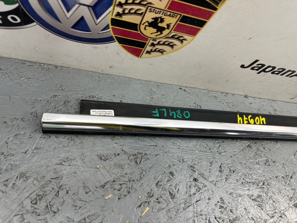 Молдинг стекла левый Audi A5 Молдинг стекла левый Audi A5