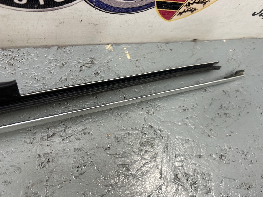 Молдинг стекла левый A5 24.07.2012 Молдинг стекла левый A5 24.07.2012