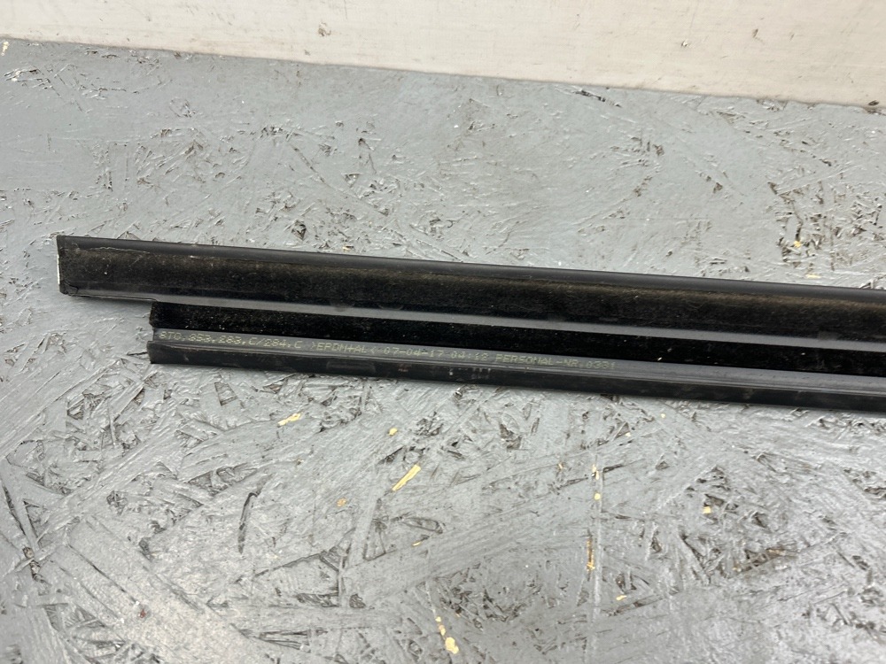 Молдинг стекла левый A5 24.07.2012 Молдинг стекла левый A5 24.07.2012