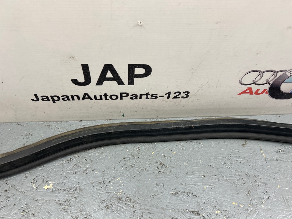 Уплотнение капота A6 2012 Уплотнение капота A6 2012