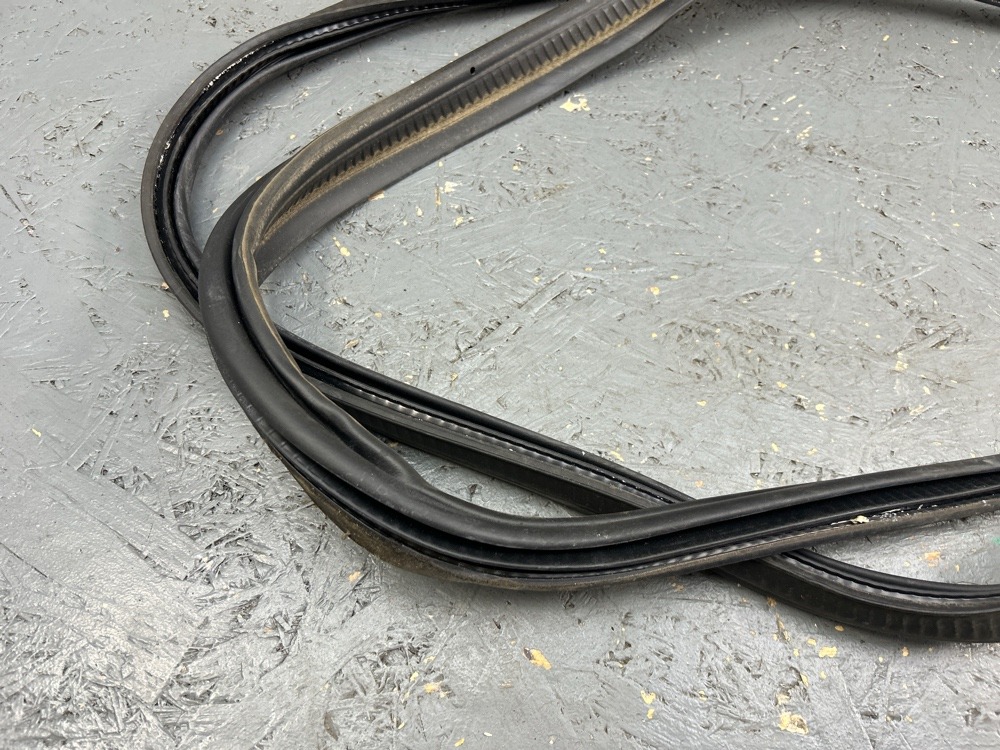 Уплотнение багажника A6 2012 Уплотнение багажника A6 2012