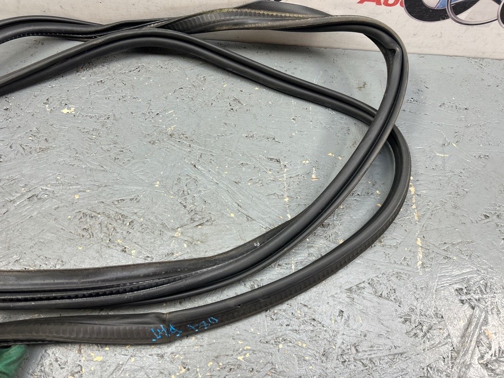 Уплотнение багажника A6 2012 Уплотнение багажника A6 2012