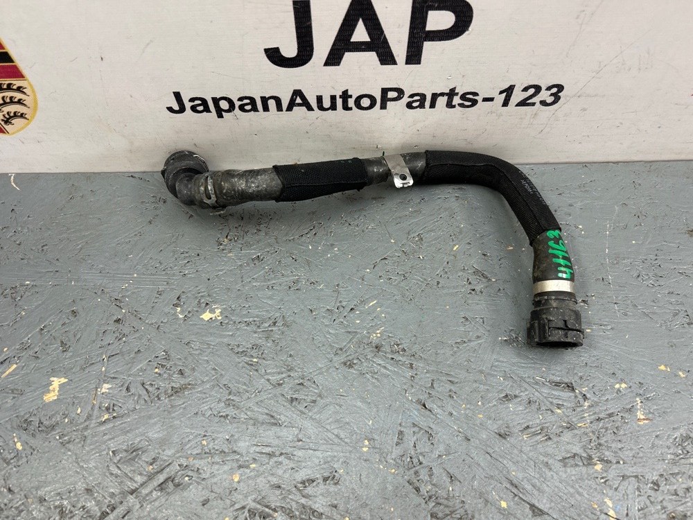 Патрубок радиатора Audi A4 2009 8K0121109AA контрактная