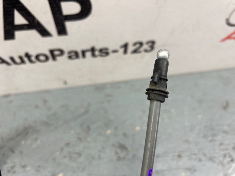 Трос замка капота Audi A4