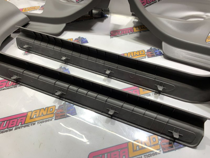 Накладки на пороги Subaru FORESTER SG5 EJ205