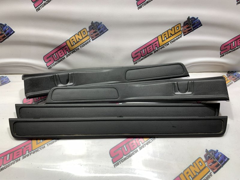 Накладки на пороги Subaru IMPREZA GH8 EJ20X 94061-FG010-MG контрактная