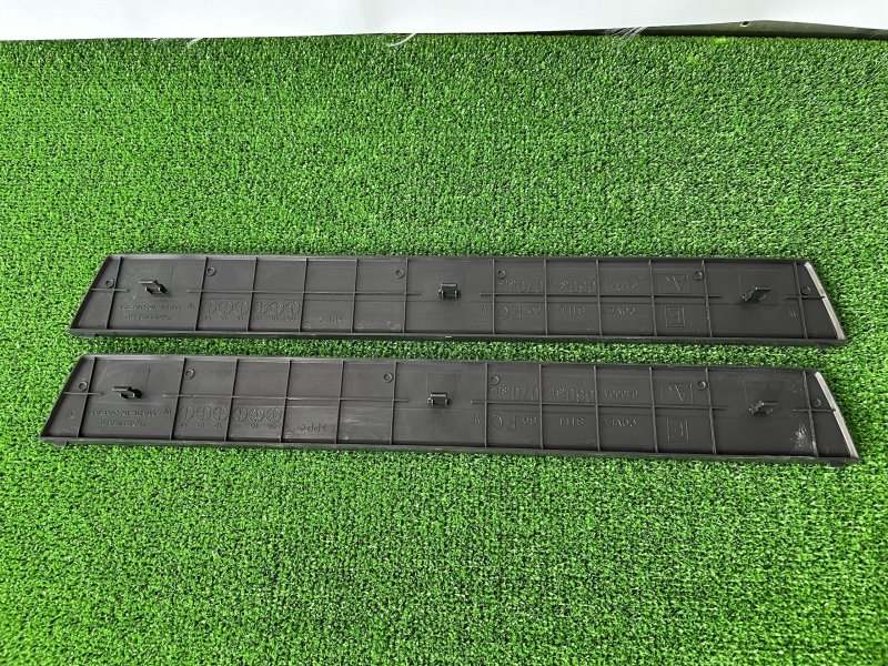 Накладки на пороги передние Outback 2013 BRF EZ36