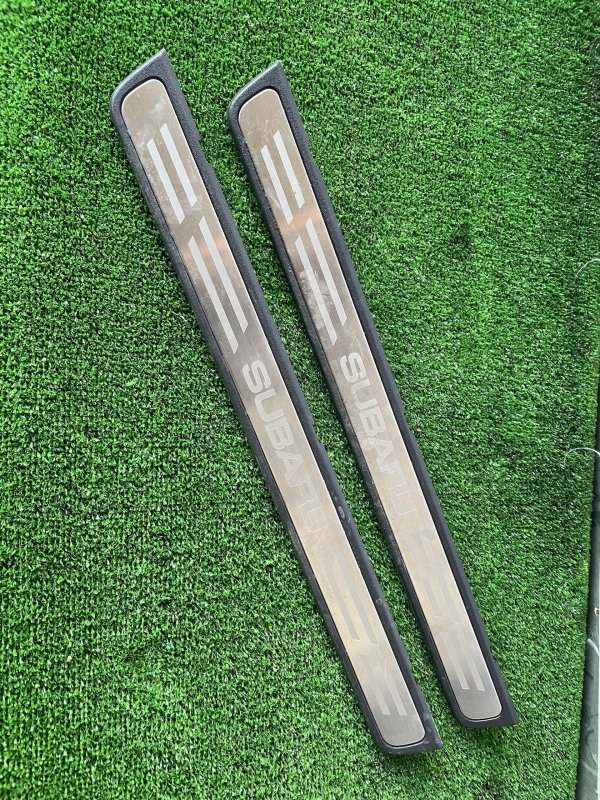 Накладки на пороги передние Subaru Impreza 2010 GH7 EJ203 96051-FG080-WU контрактная
