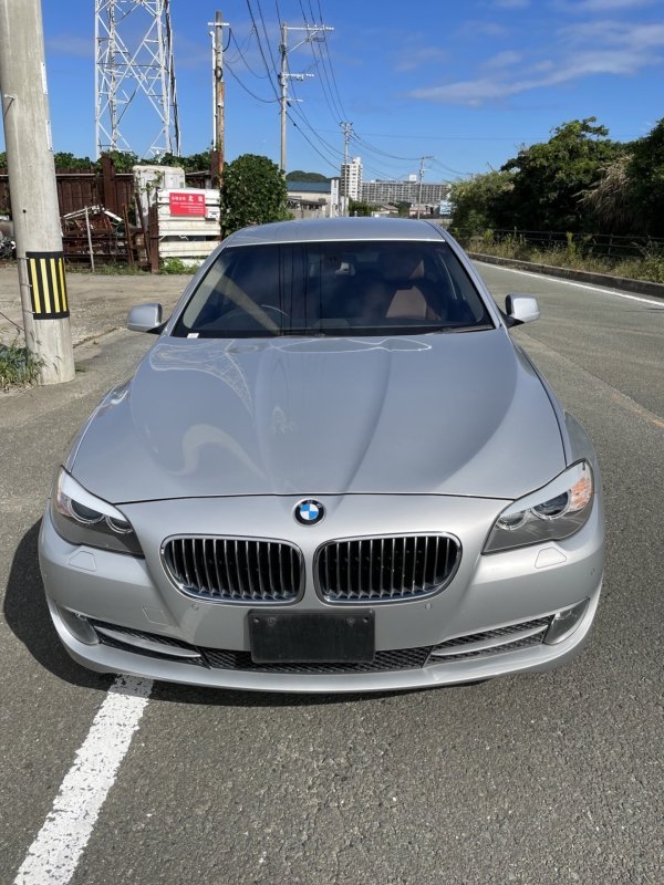 Стекло лобовое переднее 528I