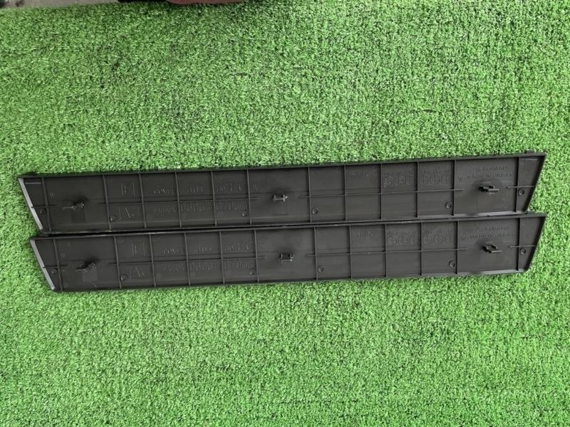 Накладки на пороги передние Outback 2010 BRF EZ36