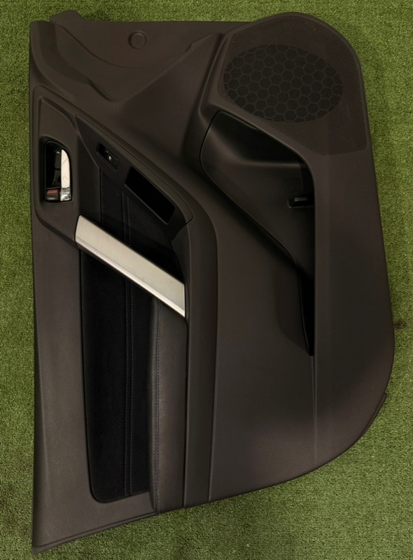 Обшивка двери передняя Forester 2014 SJG FA20