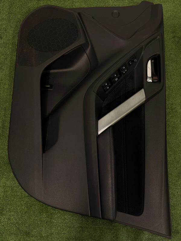 Обшивка двери передняя Subaru Forester SJG FA20