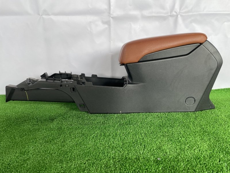 Подлокотник Subaru Legacy 2009 BR9 EJ255 92114-AJ120-VH контрактная