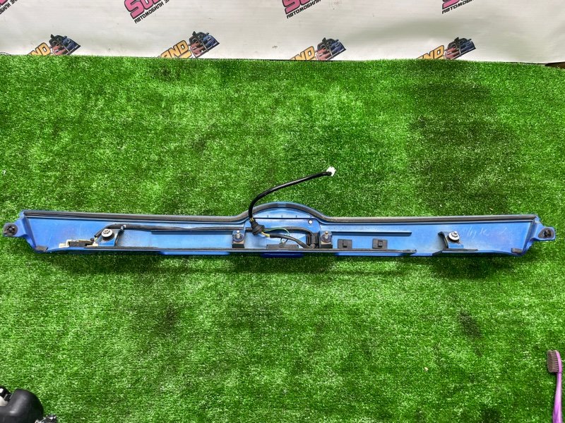 Накладка 5-й двери задняя Impreza WRX STi 2007 GRB EJ207