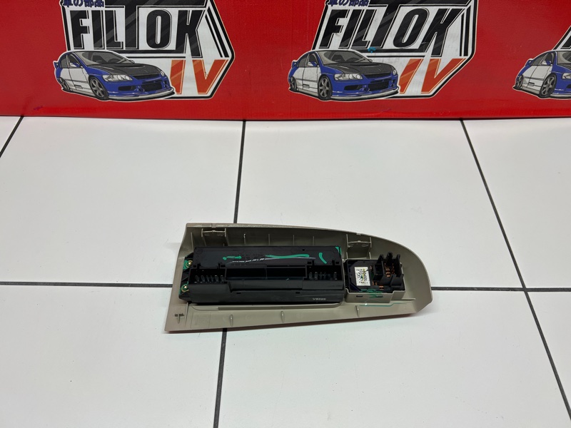 Блок управления стеклоподъемниками ESCALADE 2004 GMT820 LQ9