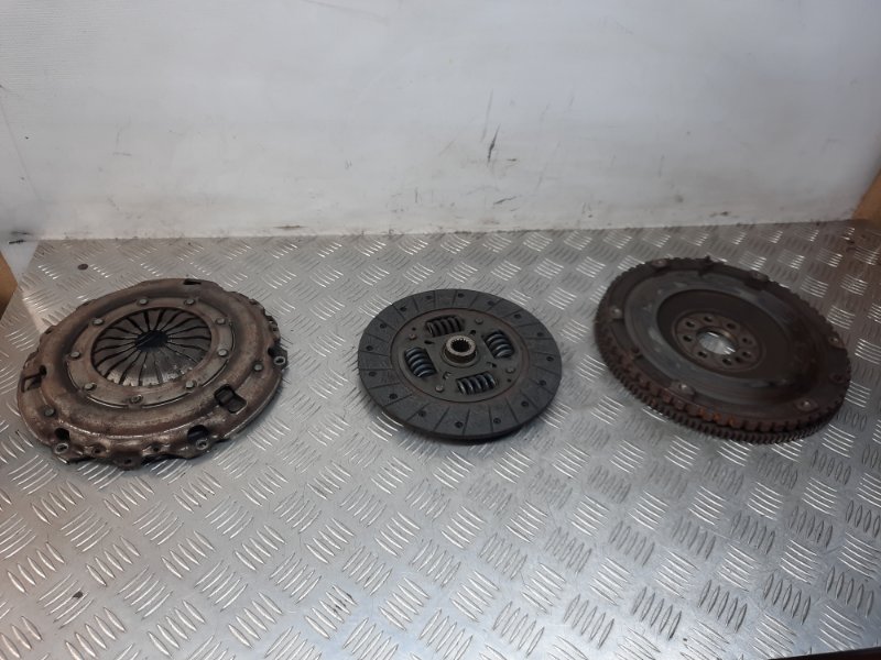 Запчасть комплект сцепления Fiat Ulysse 2003 Минивэн 2.0 RFN контрактная Комплект сцепления Fiat Ulysse 2003 Минивэн 2.0 RFN контрактная