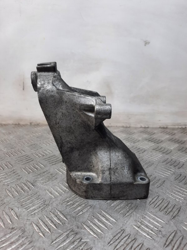 Кронштейн двигателя Mercedes-Benz C-Class 2005 2.2 646963 A6112230704 контрактная