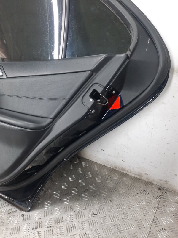 Дверь задняя правая C-Class 2007 седан 2.2