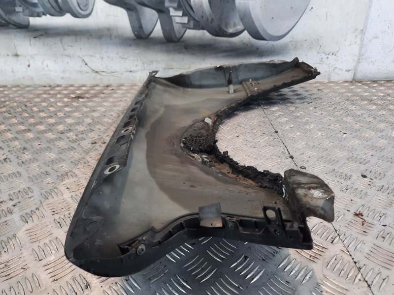 Крыло переднее правое C-Class 1997 седан 2.2
