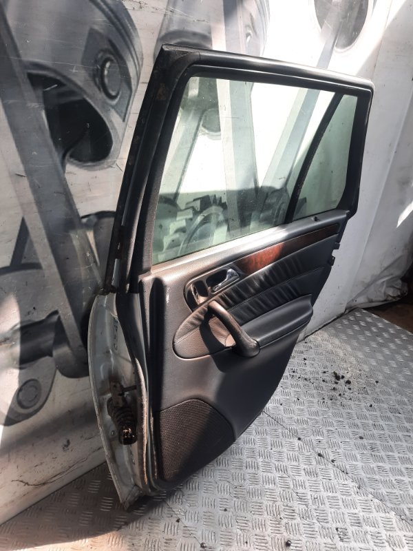 Дверь задняя правая C-Class 2006 Универсал Дверь задняя правая C-Class 2006 Универсал