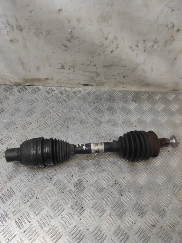 Полуось (приводной вал правый Mercedes-Benz CLA 2015 седан 1.6 270910 A2463308900 контрактная