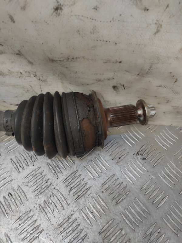 Полуось (приводной вал левый CLA 2015 седан 1.6 270910