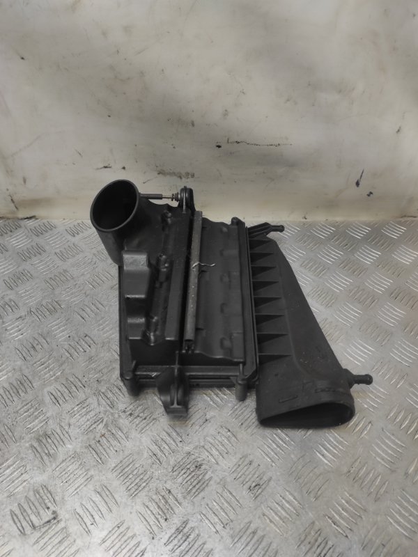 Корпус воздушного фильтра M-Class 2006 Внедорожник 3.2 642940