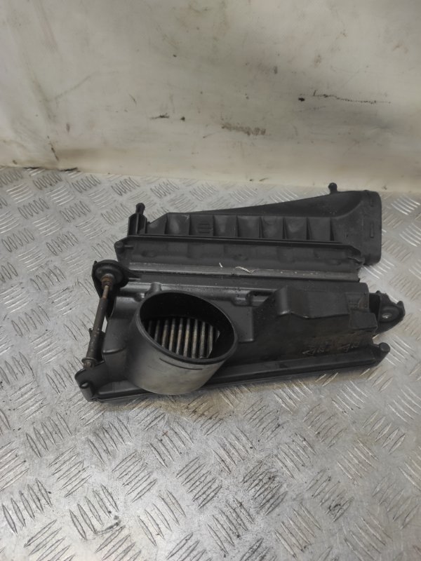 Корпус воздушного фильтра M-Class 2006 Внедорожник 3.2 642940