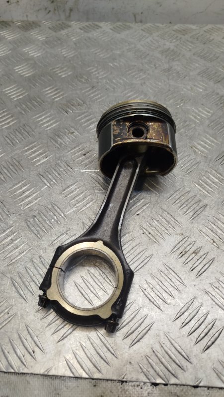 Поршень Mercedes-Benz C-Class 2004 Седан 1.8 271946 контрактная