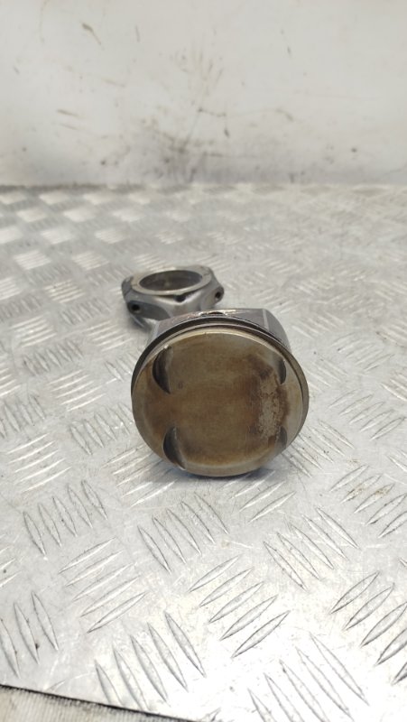 Поршень Mercedes-Benz C-Class Седан 1.8 271946