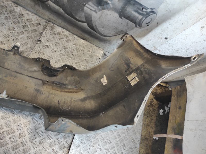 Бампер задний 6 GG 2005 Хэтчбек 5дв. 2.0 LF17