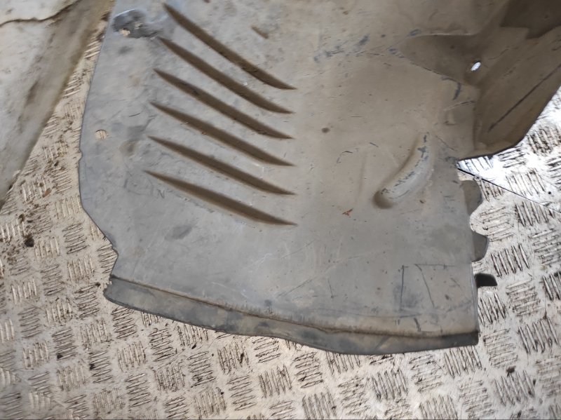 Защита арок передняя левая (подкрылок) C-Class 2010 Седан 2.1 651.911