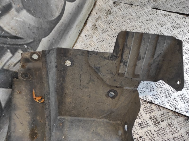 Защита арок передняя левая (подкрылок) Vivaro 2006 Микроавтобус 1.9