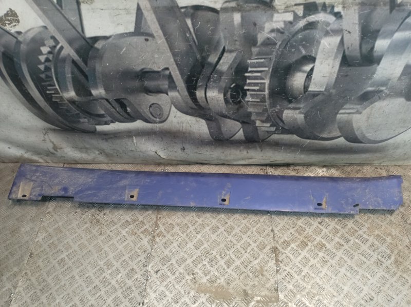 Накладка на порог наружная правая Honda HR-V 1999 Внедорожник 3дв. 1.6 D16W1 Б/У