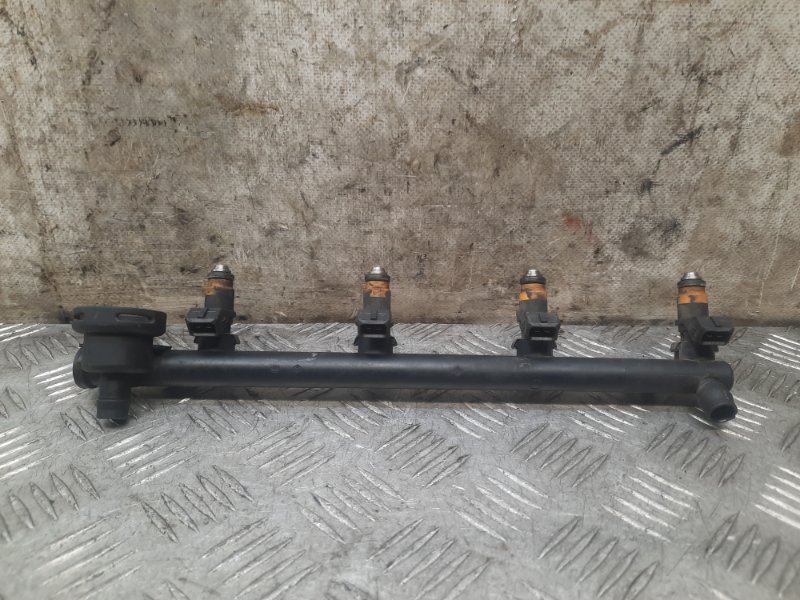 Запчасть форсунка Renault Scenic 2000 Минивэн 1.6 K4M700 8200029611 Б/У Форсунка Renault Scenic 2000 Минивэн 1.6 K4M700 8200029611 Б/У