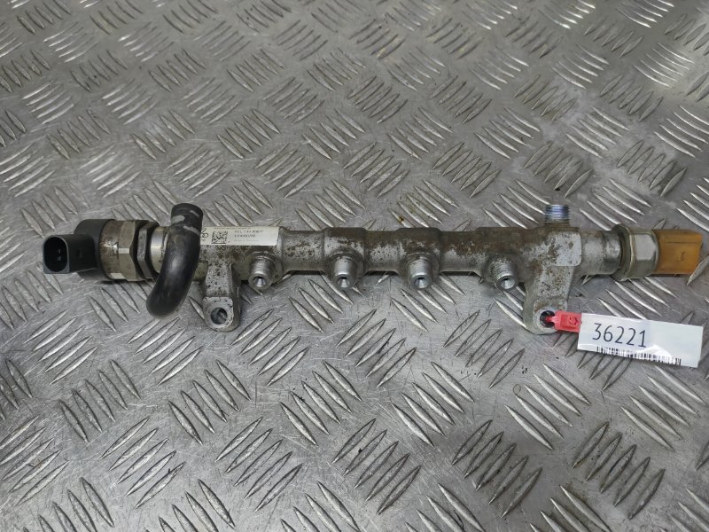 Топливная рампа Volkswagen Passat B7 2.0TDI (б/у)