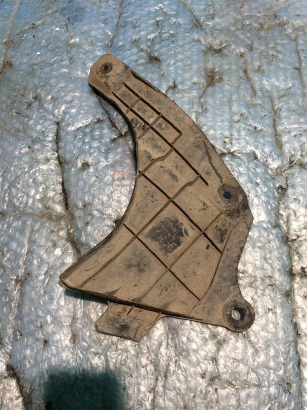 Пыльник двигателя TOYOTA Camry V40 2006-2011 5373733020 Б/У