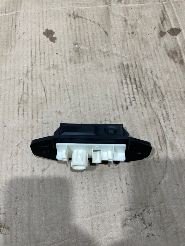 Кнопка открывания багажника TOYOTA HIGHLANDER 2021 GSU75 2GRFKS) 3500CC 24-VALVE DOHC 8484047060 Б/У