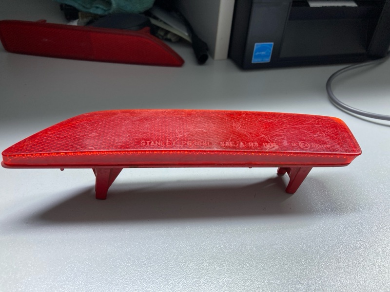 Запчасть отражатель в бампер задний левый HONDA CR-V 2007-2012 33555SWA003 Б/У Отражатель в бампер задний левый HONDA CR-V 2007-2012 33555SWA003 Б/У