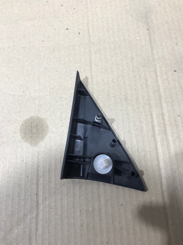 Накладка крепления зеркала передняя правая Land Cruiser 2016 URJ202 1VD-FTV 4.5 Накладка крепления зеркала передняя правая Land Cruiser 2016 URJ202 1VD-FTV 4.5