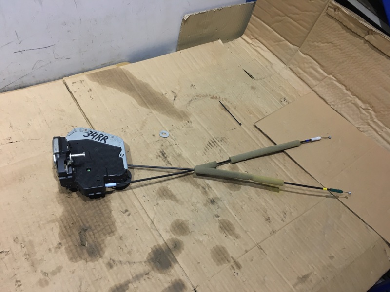 Замок двери задней правой TOYOTA Land Cruiser 2015 URJ200 1VD-FTV 4.5 6905060110 Б/У