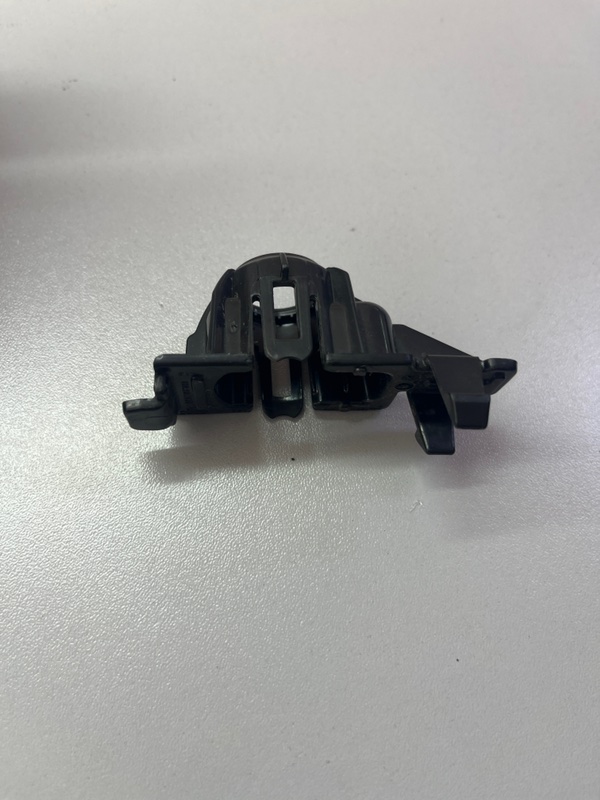 Крепеж Q5 Крепеж Q5