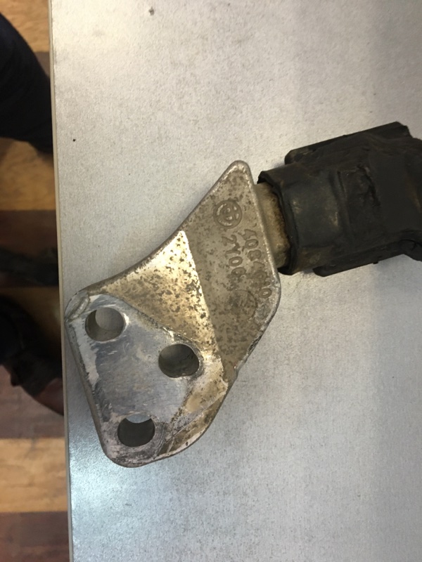 Подушка двигателя передняя правая Brilliance v5 2014 4A92S 4084010 Б/У