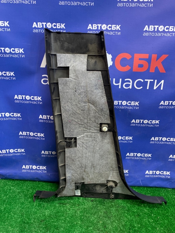 Пластик центральной стойки передний правый V5 2014 4A92S Пластик центральной стойки передний правый V5 2014 4A92S