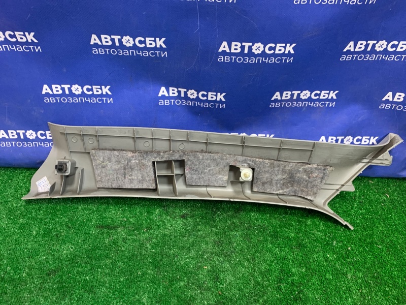 Обшивка стойки передняя правая V5 2014 4A92S