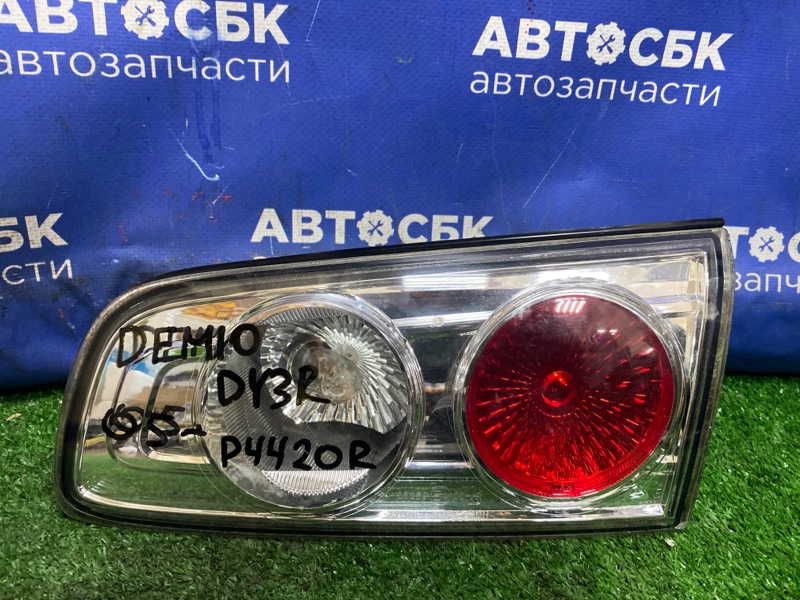 Вставка в крышку багажника Mazda Demio DY3R ZJVE 2002 правая